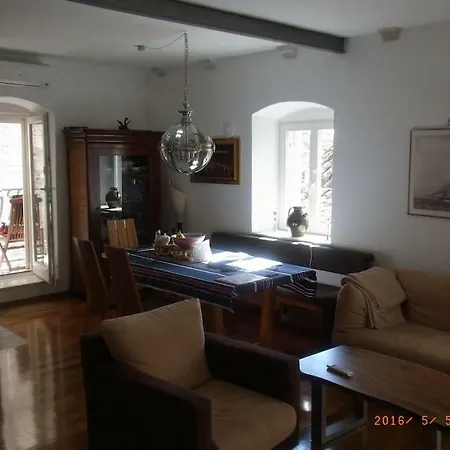 Apartment Vacation Delphina *